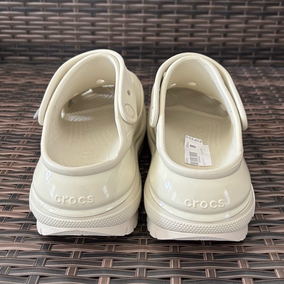 CROCS MEGA CRUSH UNISEX PLATFORM CLOGS SIZE WOMEN'S 8 / MEN'S 6 - Picture 4 of 12